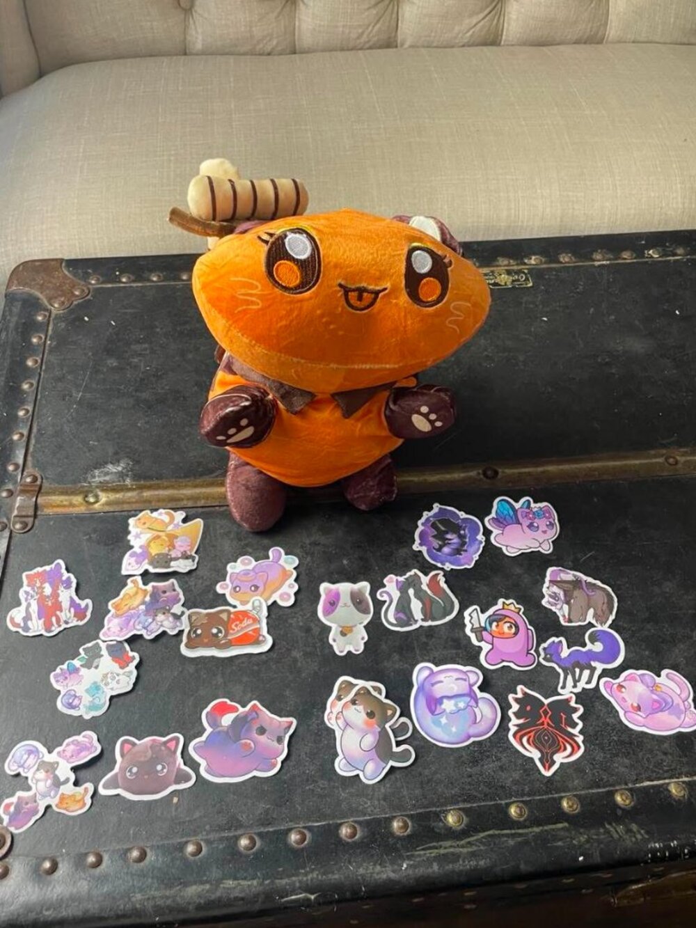NWOT Aphmau MeeMeows Mystery Plush & Stickers